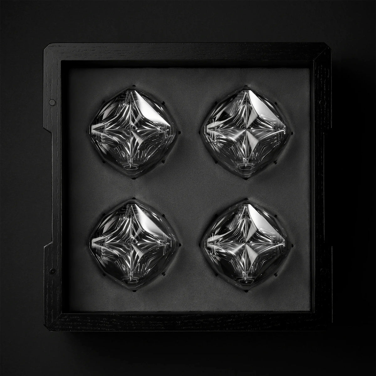 Kist storage case for four Rauk Heavy Tumblers featuring a dusty grey vegan ultrasuede shelf interior.