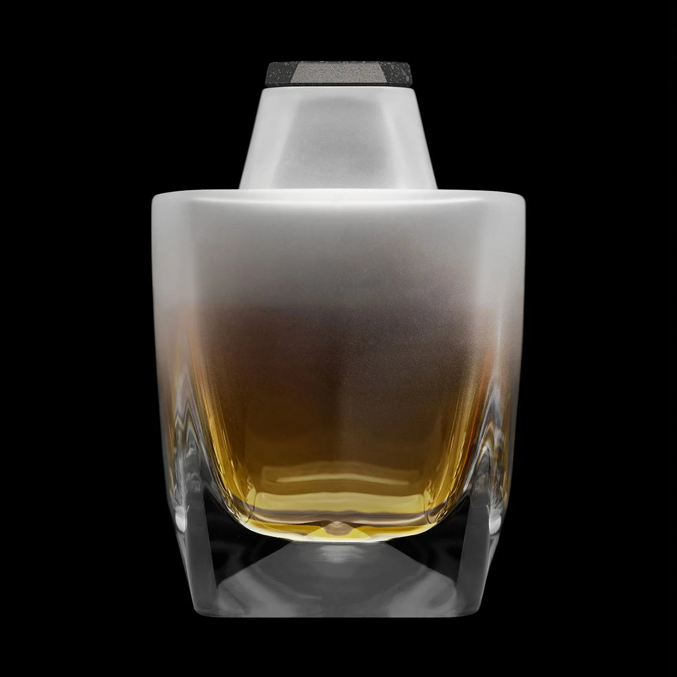 Nyht Whisky Decanter, mouth-blown and hand-cut non-leaded crystal with frosted gradient, perfect for serving whisky